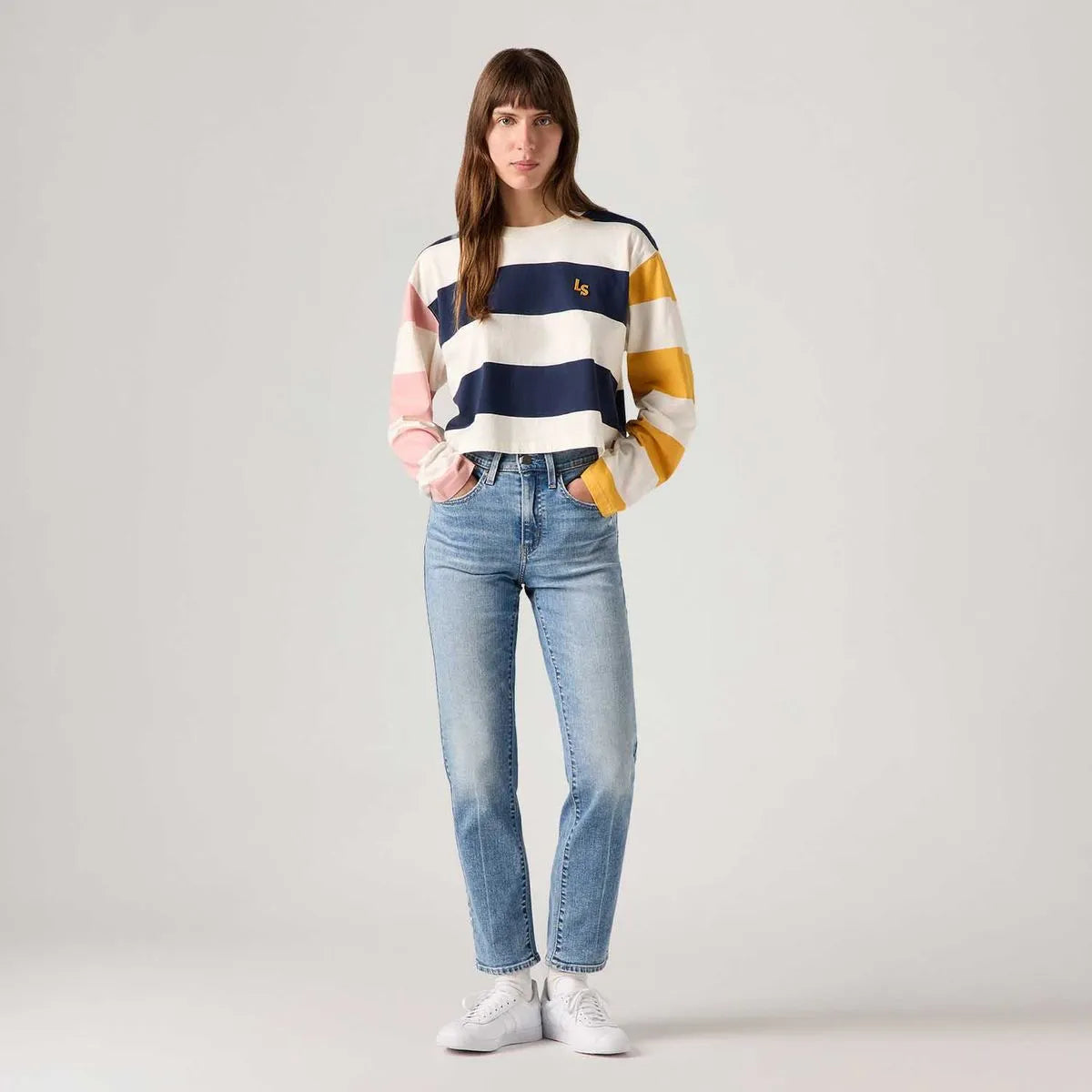 Calça Jeans 724 High Rise Straight Lavagem Clara Levi’s