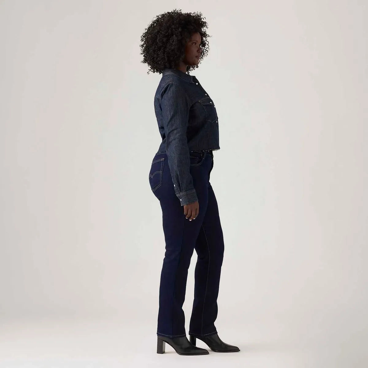 Calça Jeans 724 High Rise Straight Lavagem Escura Levi’s