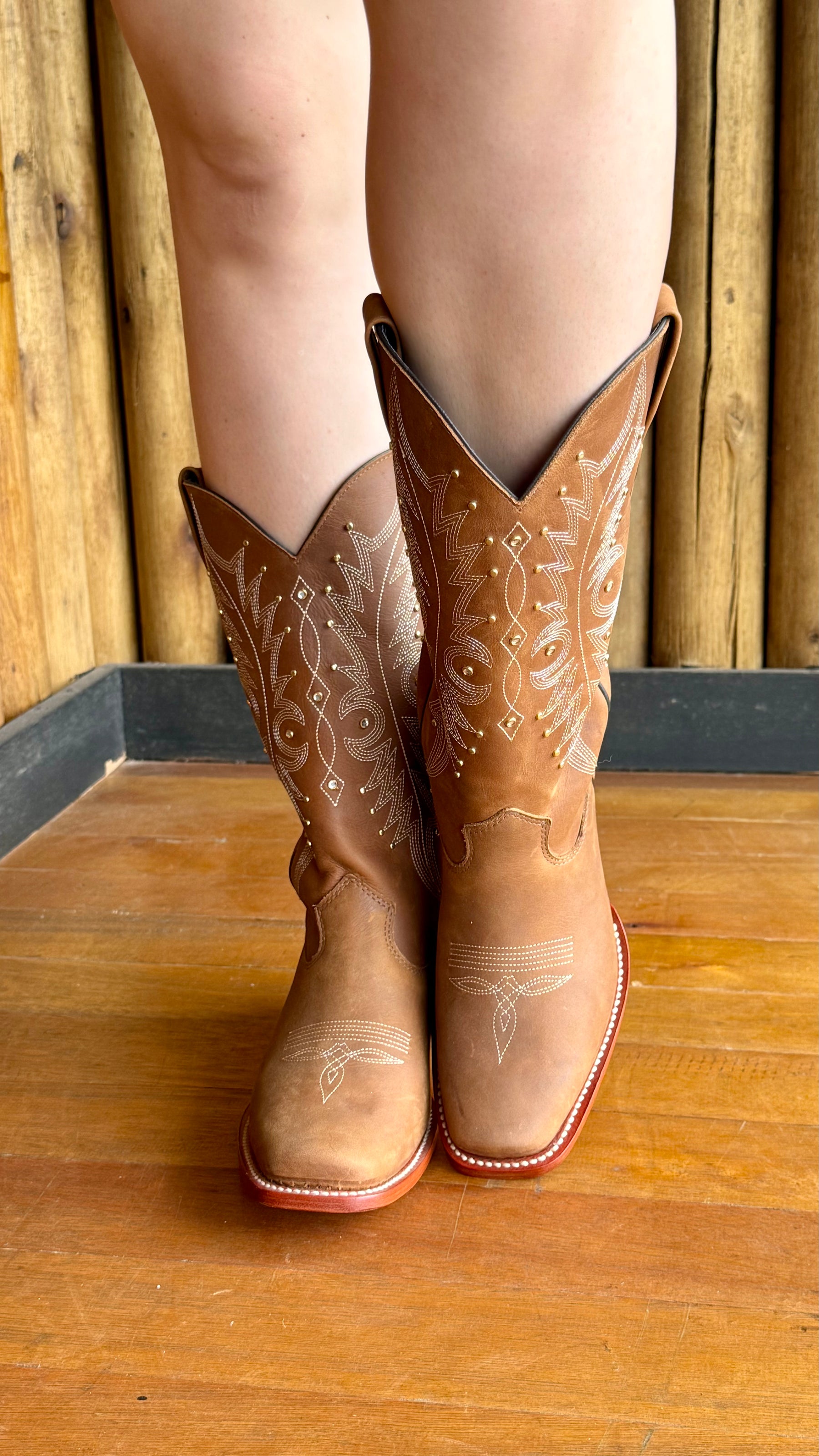 Bota Texana Feminina Jácomo Bico Fino Cano Médio Couro Ref:F101/MC