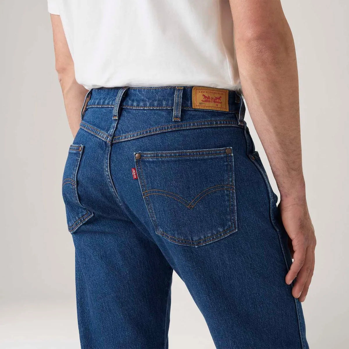 Calça Jeans 557 Western Straight Lavagem Média Levi’s