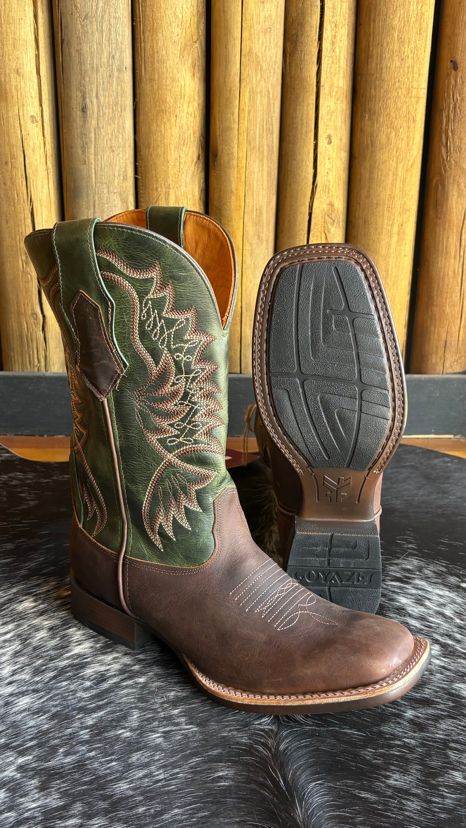 Bota Texana Masculina Goyazes Bico Quadrado Cano Médio Couro Ref:243001-CP