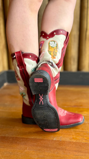 Bota Patches Feminina Jácomo Fóssil Vermelho / Napa Marfim Ref:60.171/UFS