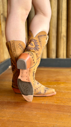Bota Texana  Feminina Goyazes Bico Fino Cano Médio Couro Ref:256801-CC